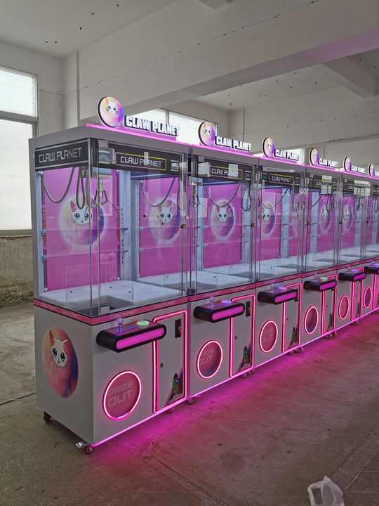Unique Claw Machine Supplies Huge Gashapon Mini Toy Claw Machine Space Warrior Arcade Plush Crane Prize Claw Machine