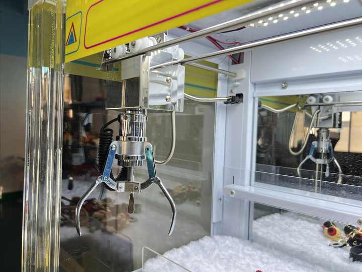 Riteng Malaysia Automatic Mini Crane Claw Toy Game Machine Small Crane Children's 2 Player Sweets Elaut Arcade Claw Machine