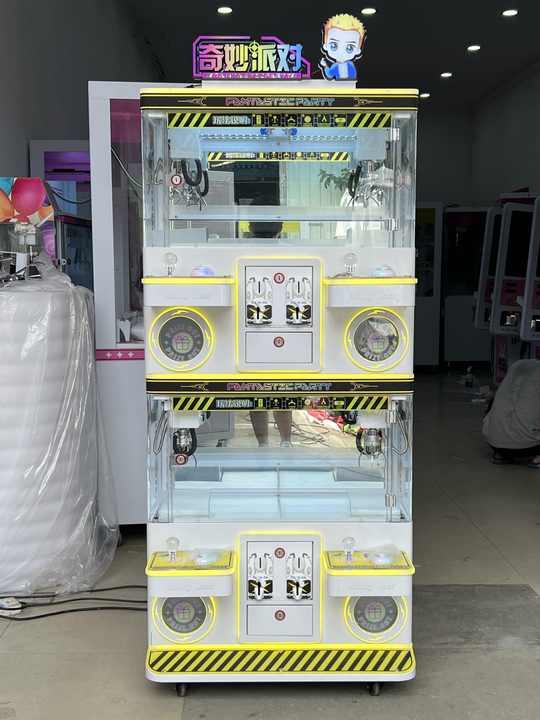Best High Quality Lucky Star Golden House 4 Players Crane Claw Machine Full Size Japanese Vending Claw Machines for Business
