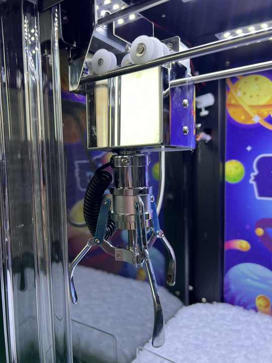 Factory Direct Small Coin-Operated Mini Arcade Machine Electronic Game Claw Crane Toy Coin Pusher Quality Metal Great Sale