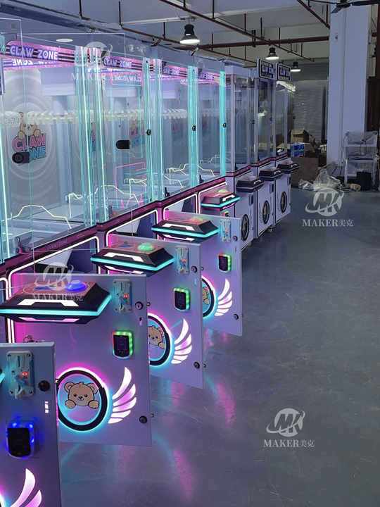 Maker Cheap Amusement Park Arcade Game Mini Clip Machine Small Toy Clip Prize Game Machine