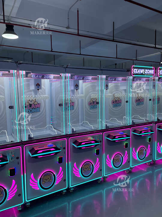 Maker Cheap Amusement Park Arcade Game Mini Clip Machine Small Toy Clip Prize Game Machine