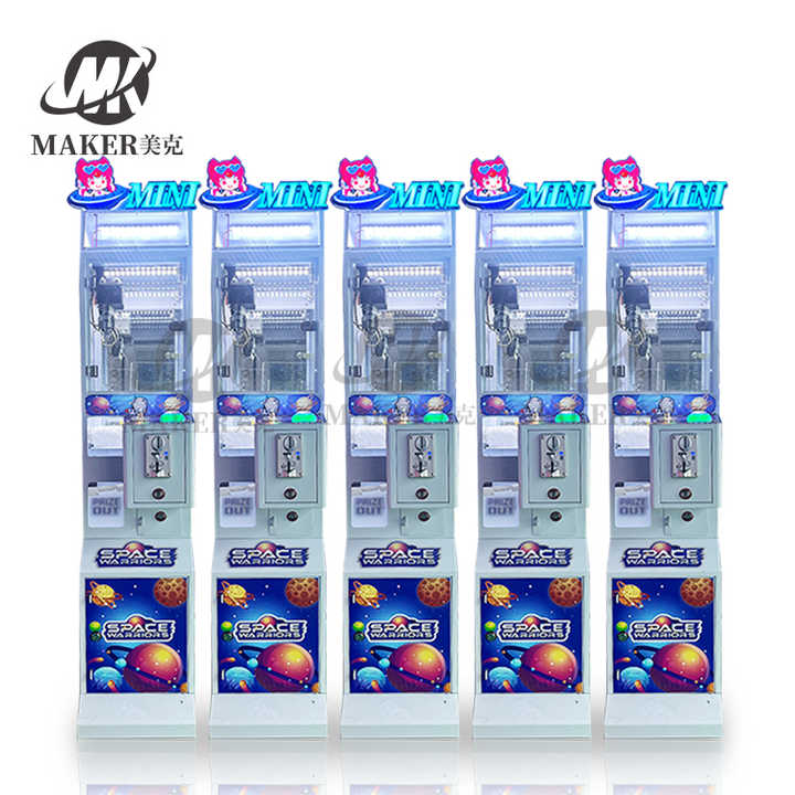 2024 Maker Popular Factory Price Mini Claw Crane Machine Coin Operated Vending Machine Wooden Metal Gift Machine