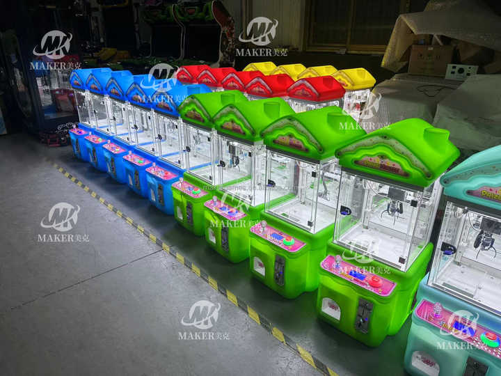 2024 Newest Mini Claw Machine Doll Machine Mini Push Toy Claw Crane Vending Machines